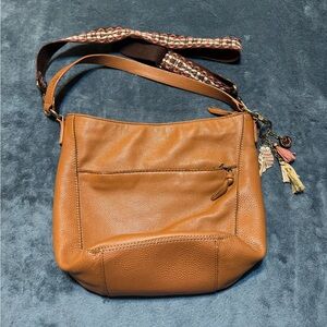 The Sak Soft Pebbled Leather Crossbody Purse Bag Tote Tan Brown w/ Pockets